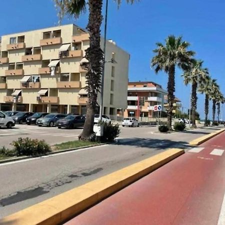 Ad Un Passo Dal Mare Apartment Porto SantʼElpidio Екстериор снимка