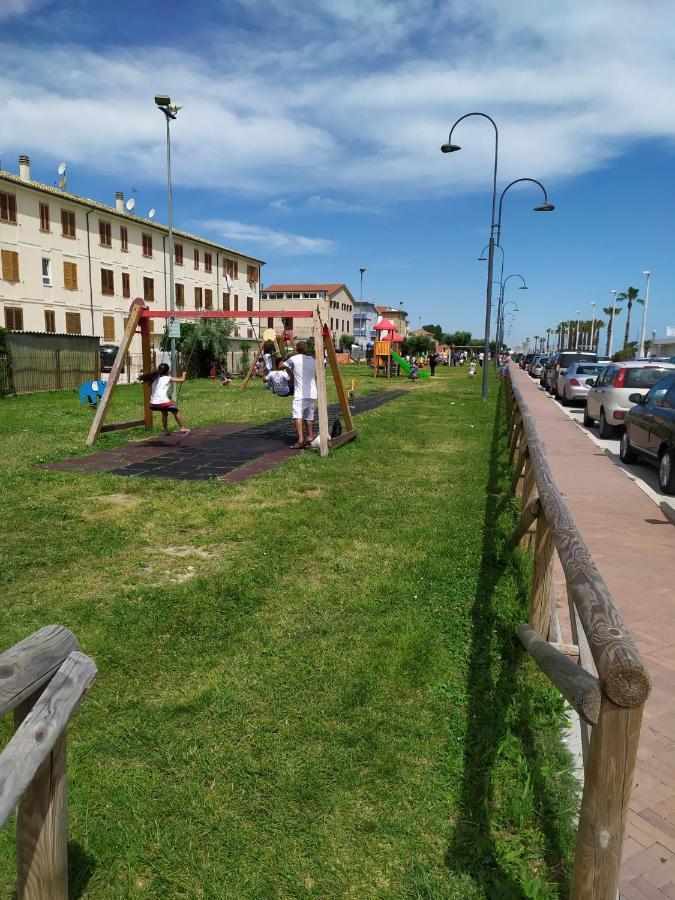 Ad Un Passo Dal Mare Apartment Porto SantʼElpidio Екстериор снимка